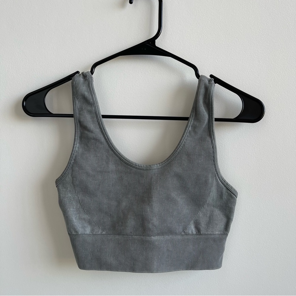 Mono B ribbed crop top size S